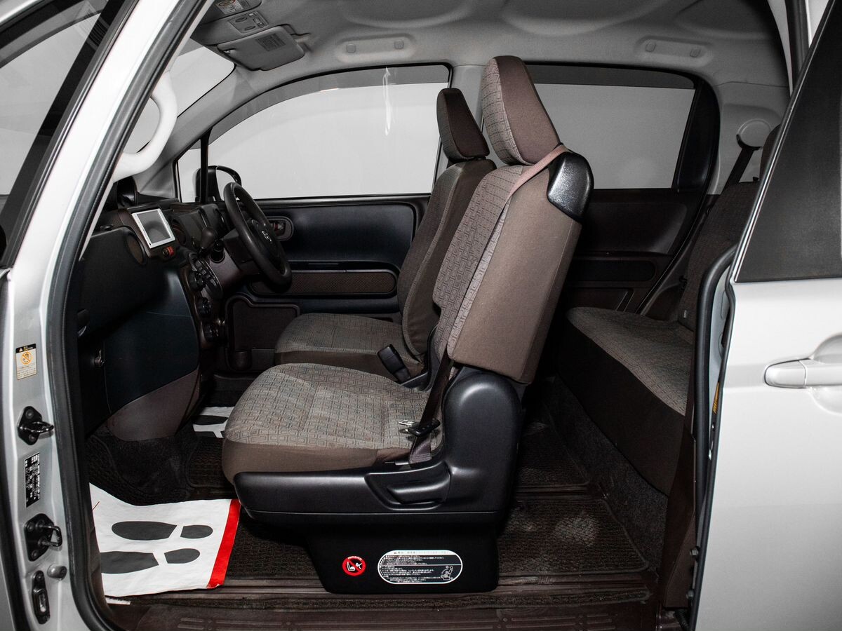 Toyota Porte 2014 - фото автомобиля