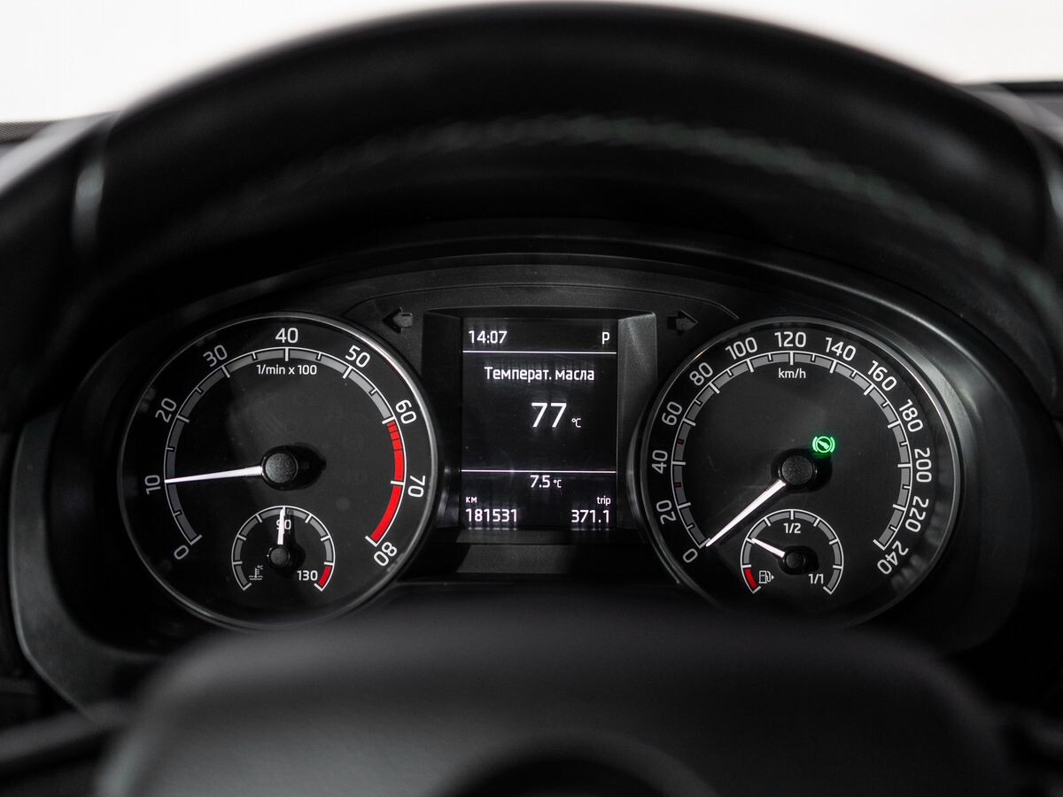 Skoda Rapid 2017 - фото автомобиля