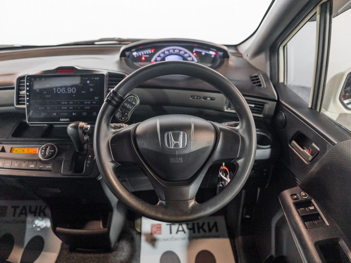 Honda Freed 2010 - фото автомобиля