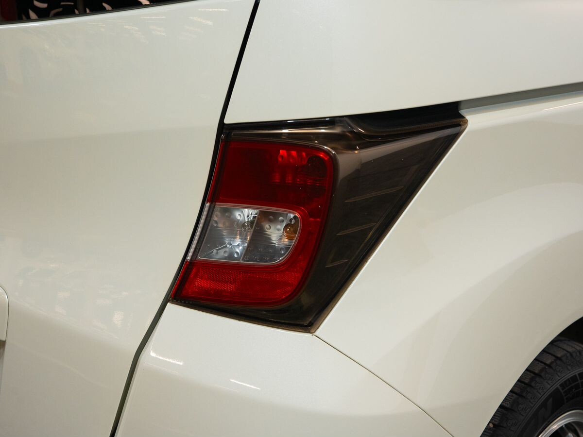 Honda Freed 2010 - фото автомобиля