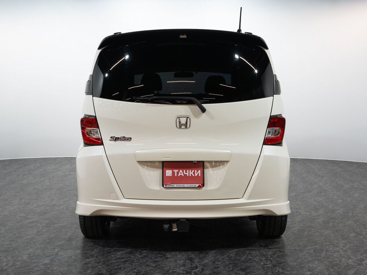 Honda Freed 2010 - фото автомобиля