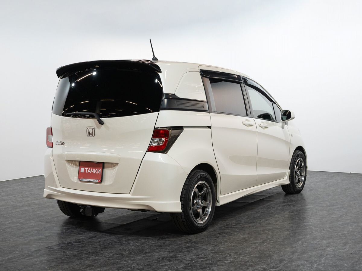 Honda Freed 2010 - фото автомобиля