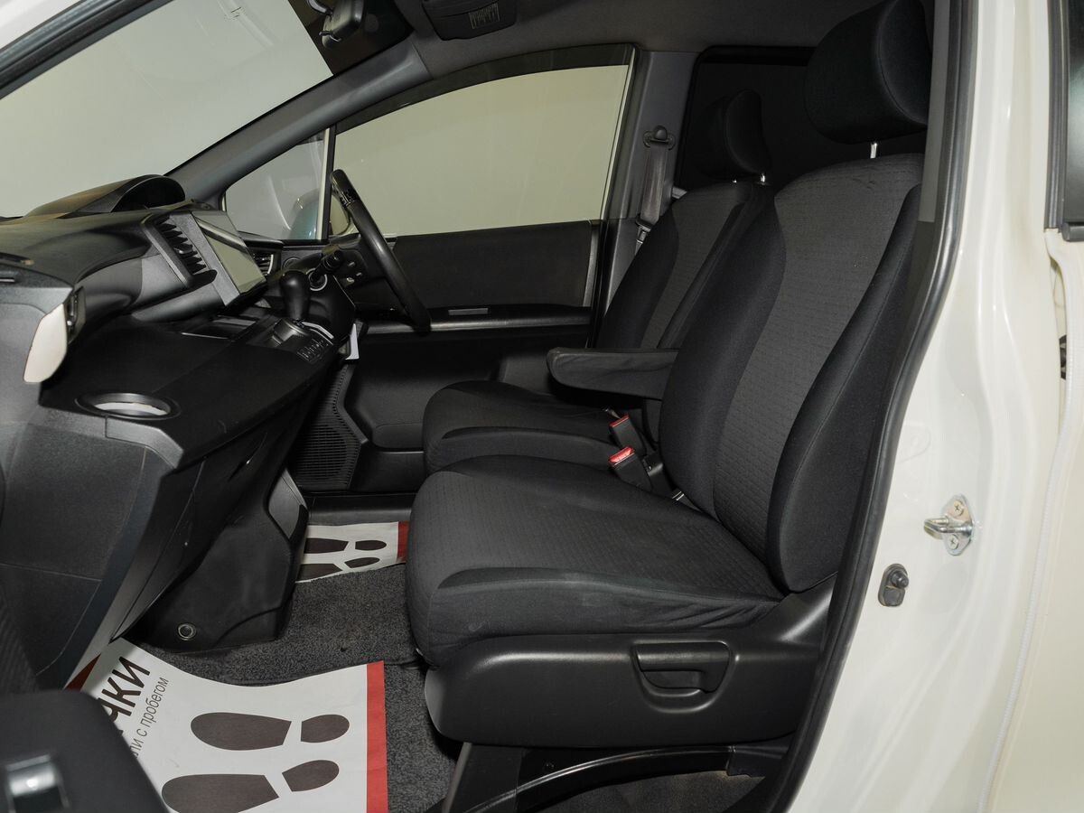 Honda Freed 2010 - фото автомобиля