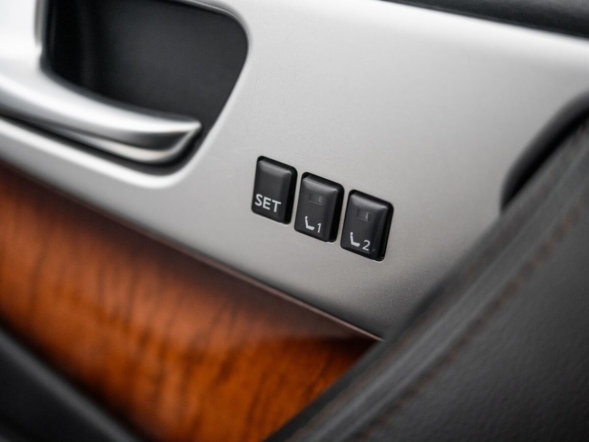 Infiniti QX70 2013 - фото автомобиля