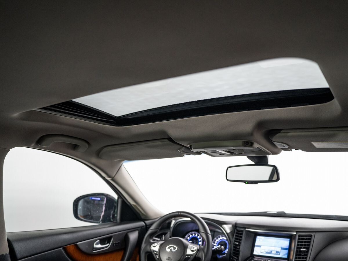 Infiniti QX70 2013 - фото автомобиля