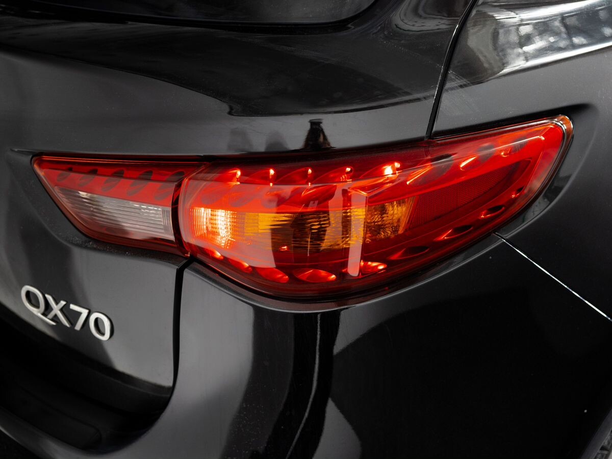 Infiniti QX70 2013 - фото автомобиля