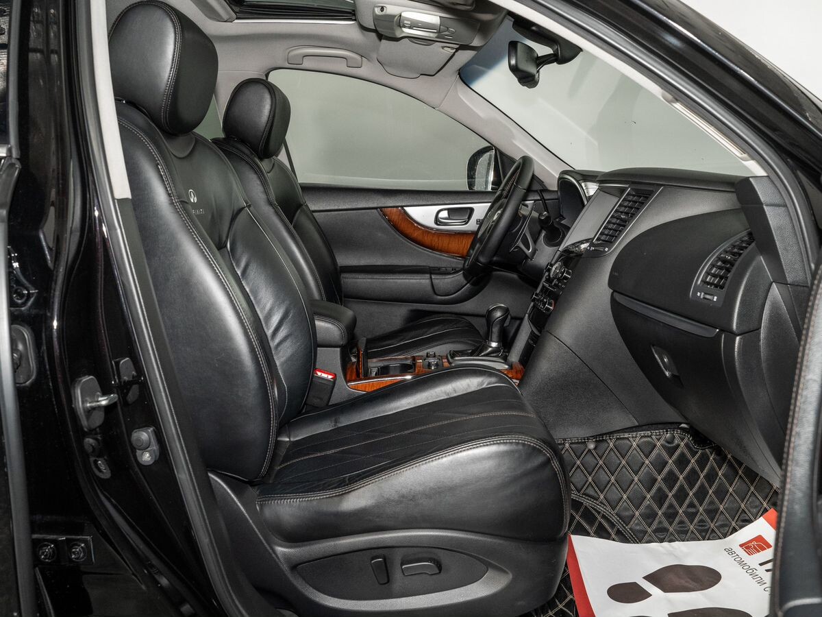 Infiniti QX70 2013 - фото автомобиля