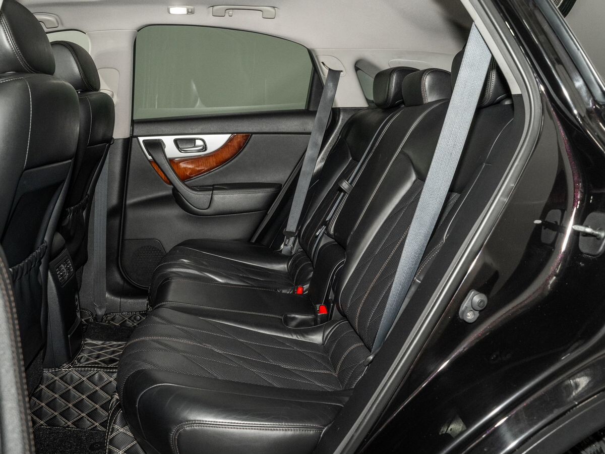 Infiniti QX70 2013 - фото автомобиля