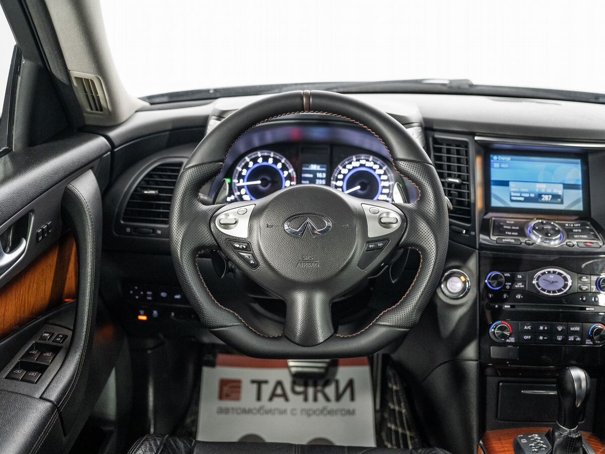 Infiniti QX70 2013 - фото автомобиля