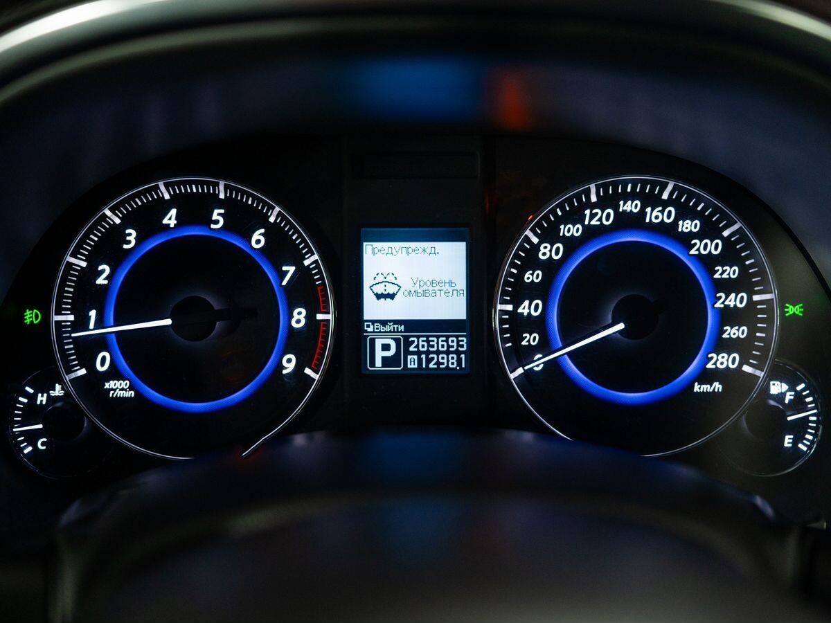 Infiniti QX70 2013 - фото автомобиля