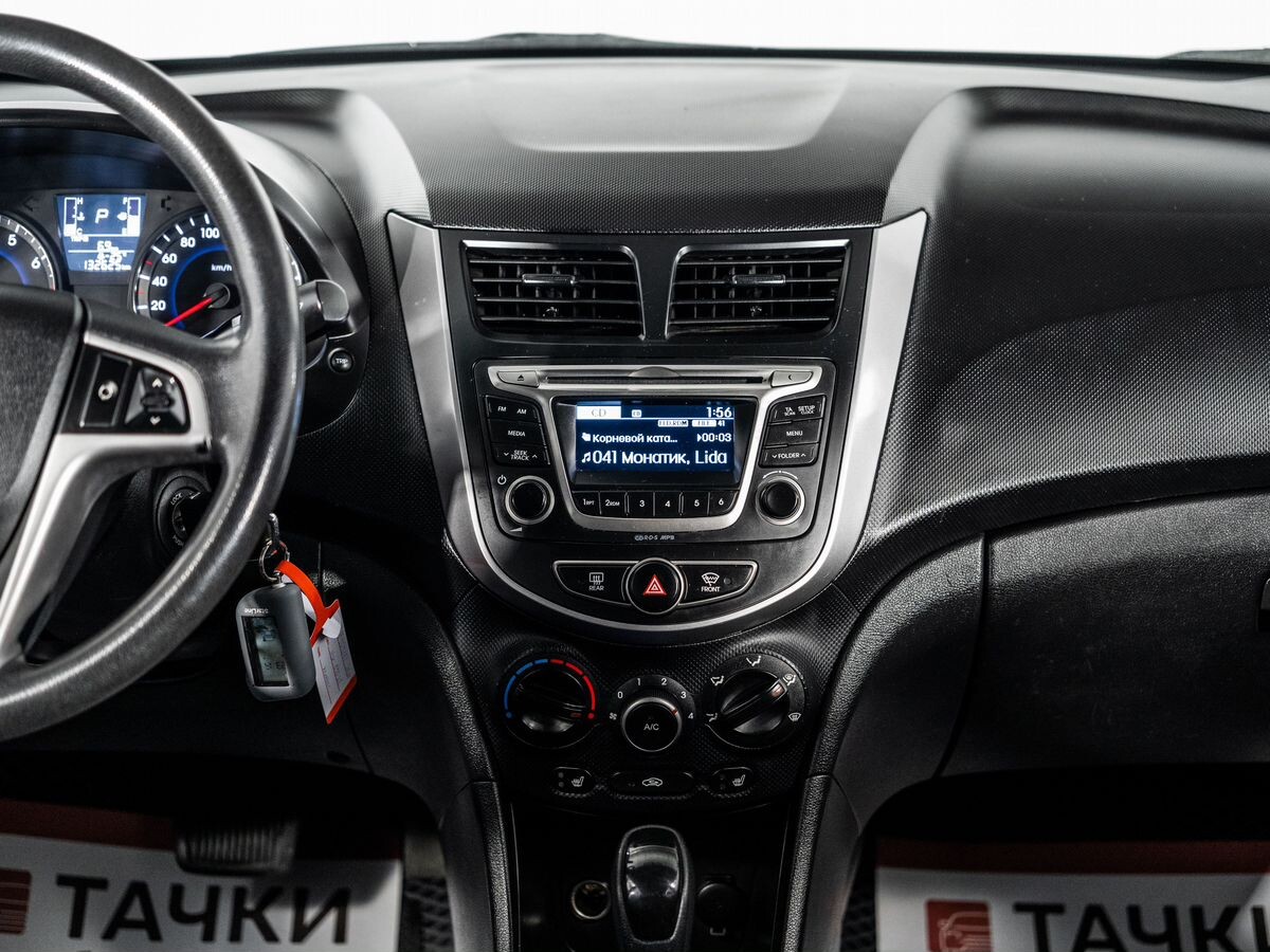 Hyundai Solaris 2015 - фото автомобиля