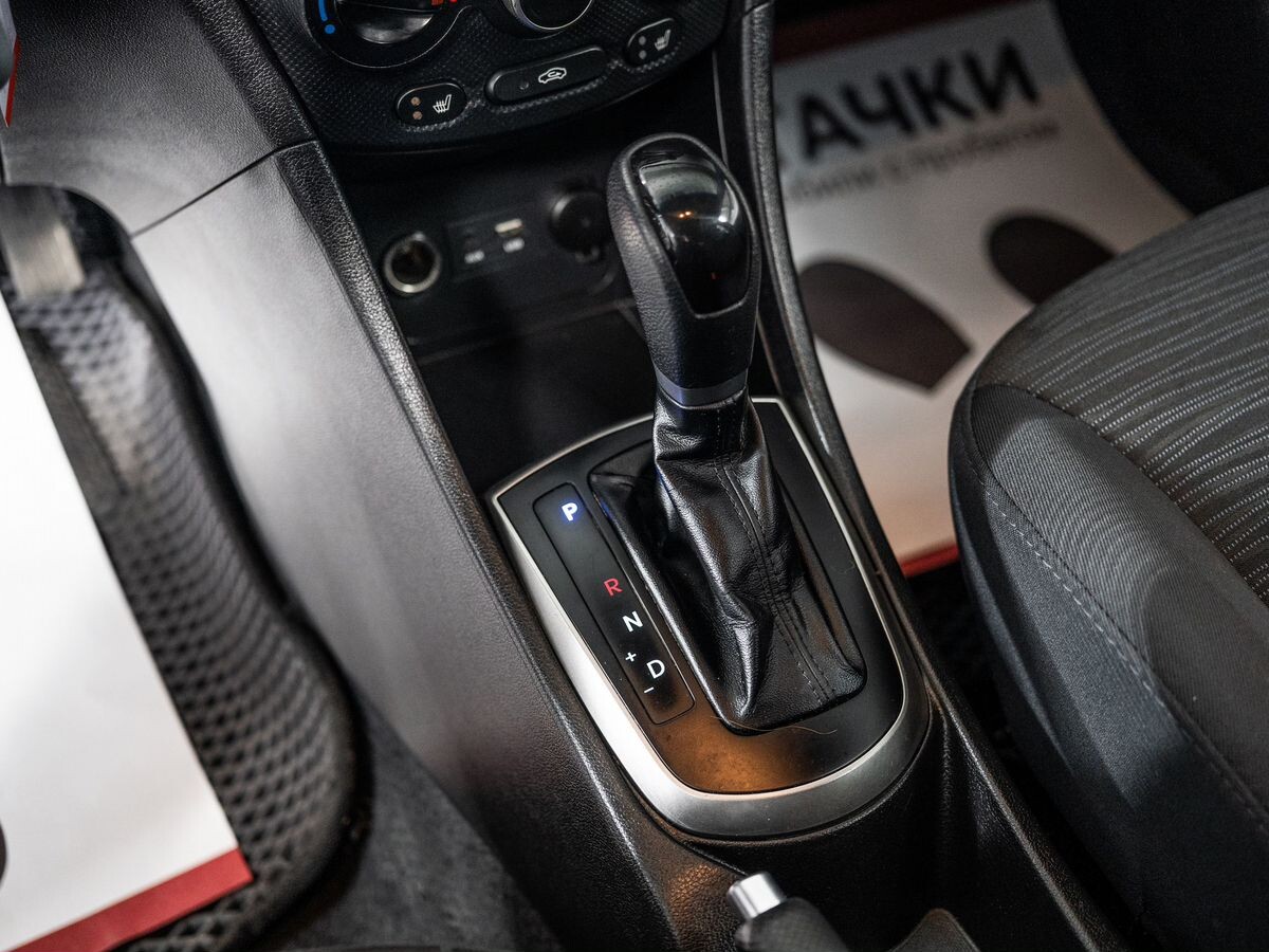 Hyundai Solaris 2015 - фото автомобиля