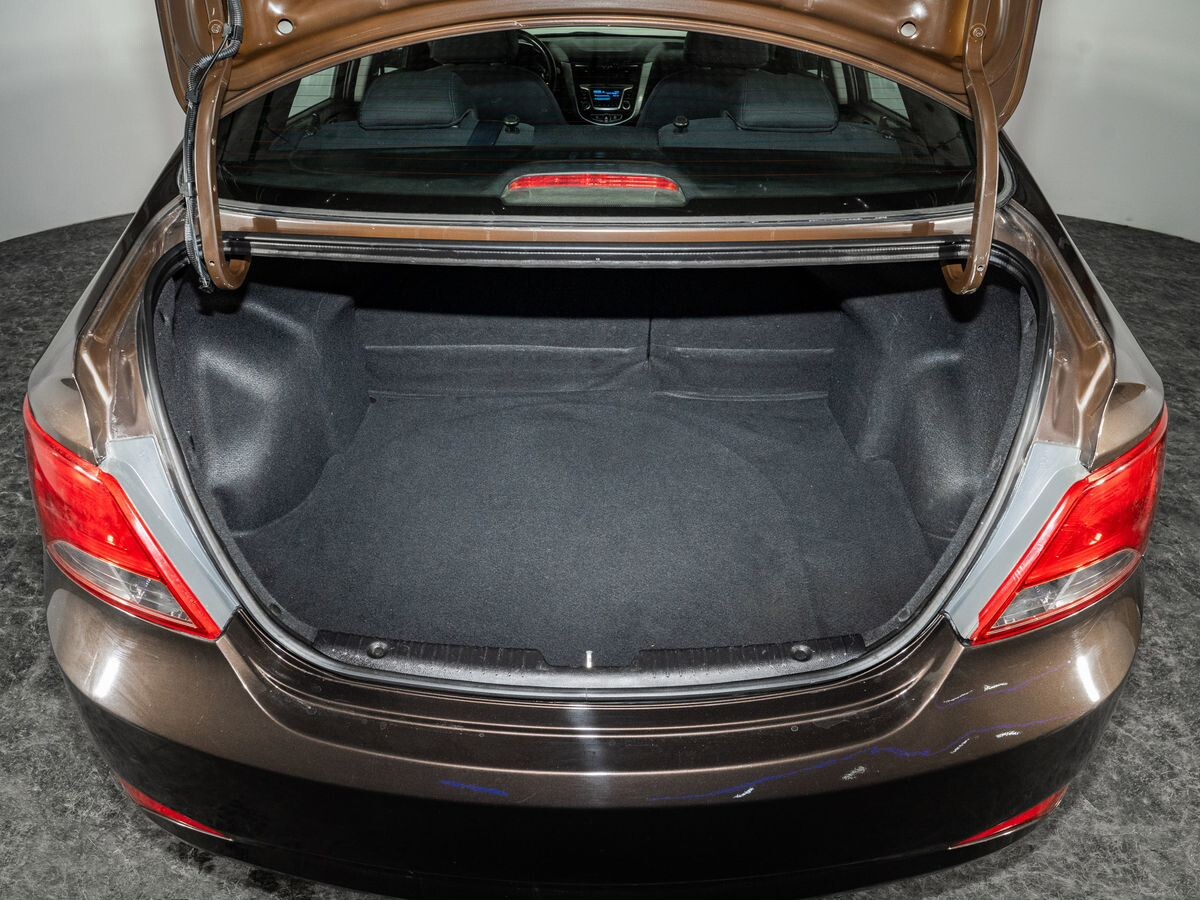 Hyundai Solaris 2015 - фото автомобиля