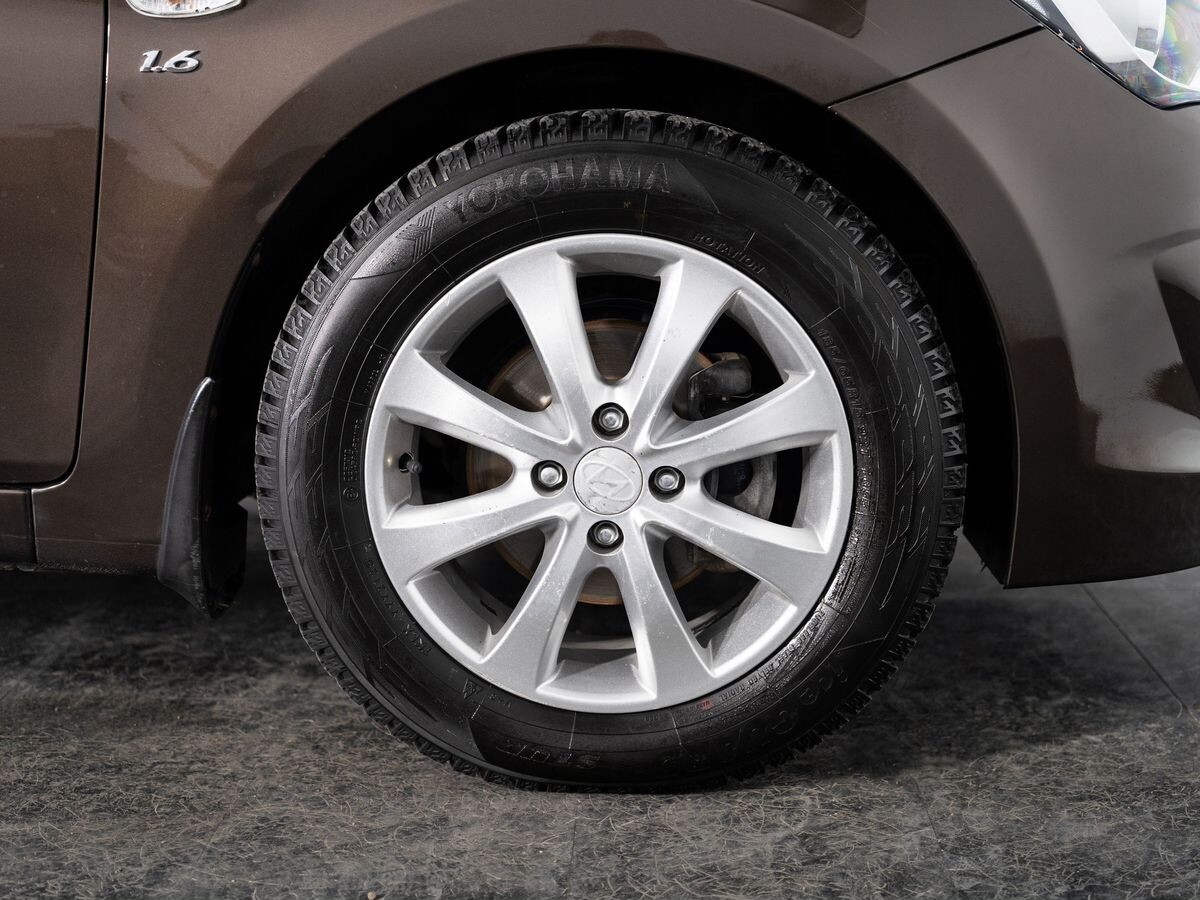 Hyundai Solaris 2015 - фото автомобиля