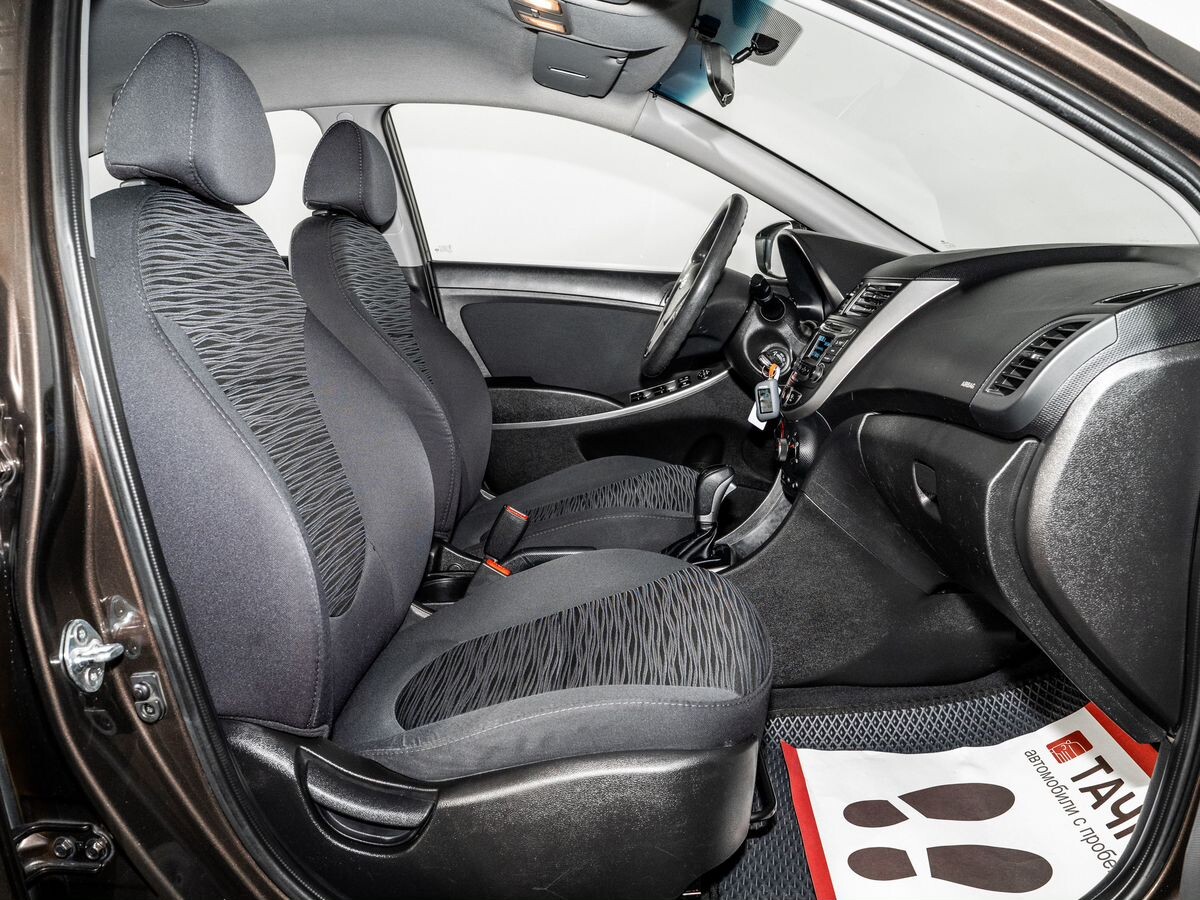 Hyundai Solaris 2015 - фото автомобиля