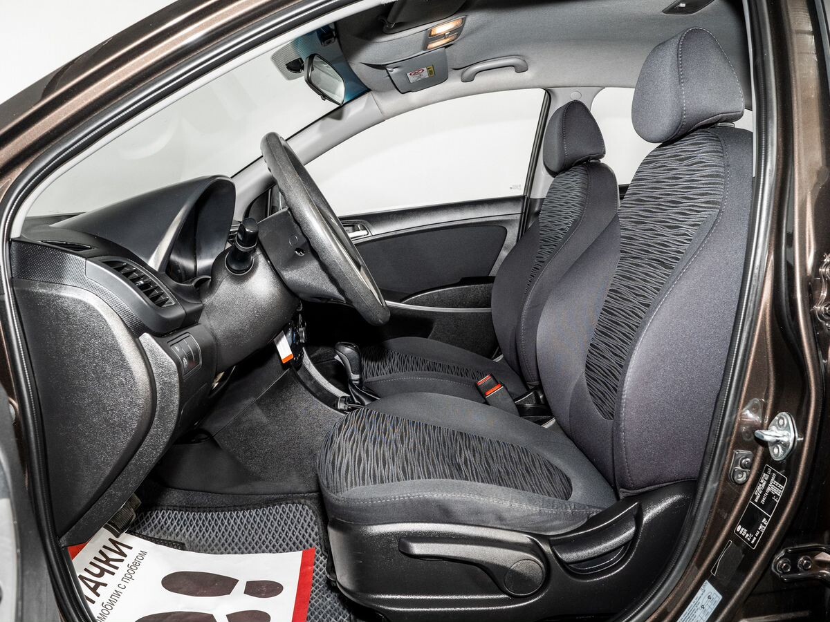 Hyundai Solaris 2015 - фото автомобиля