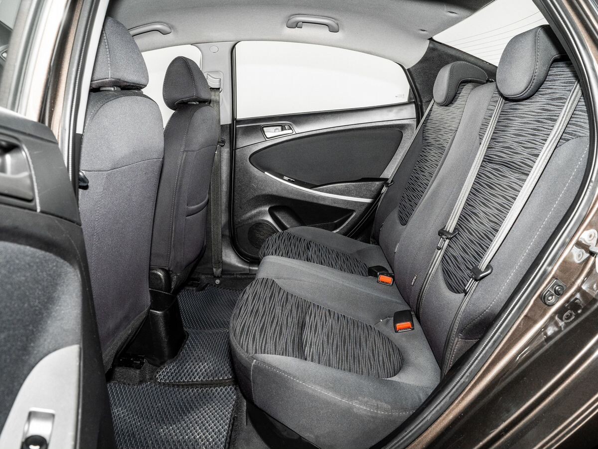 Hyundai Solaris 2015 - фото автомобиля