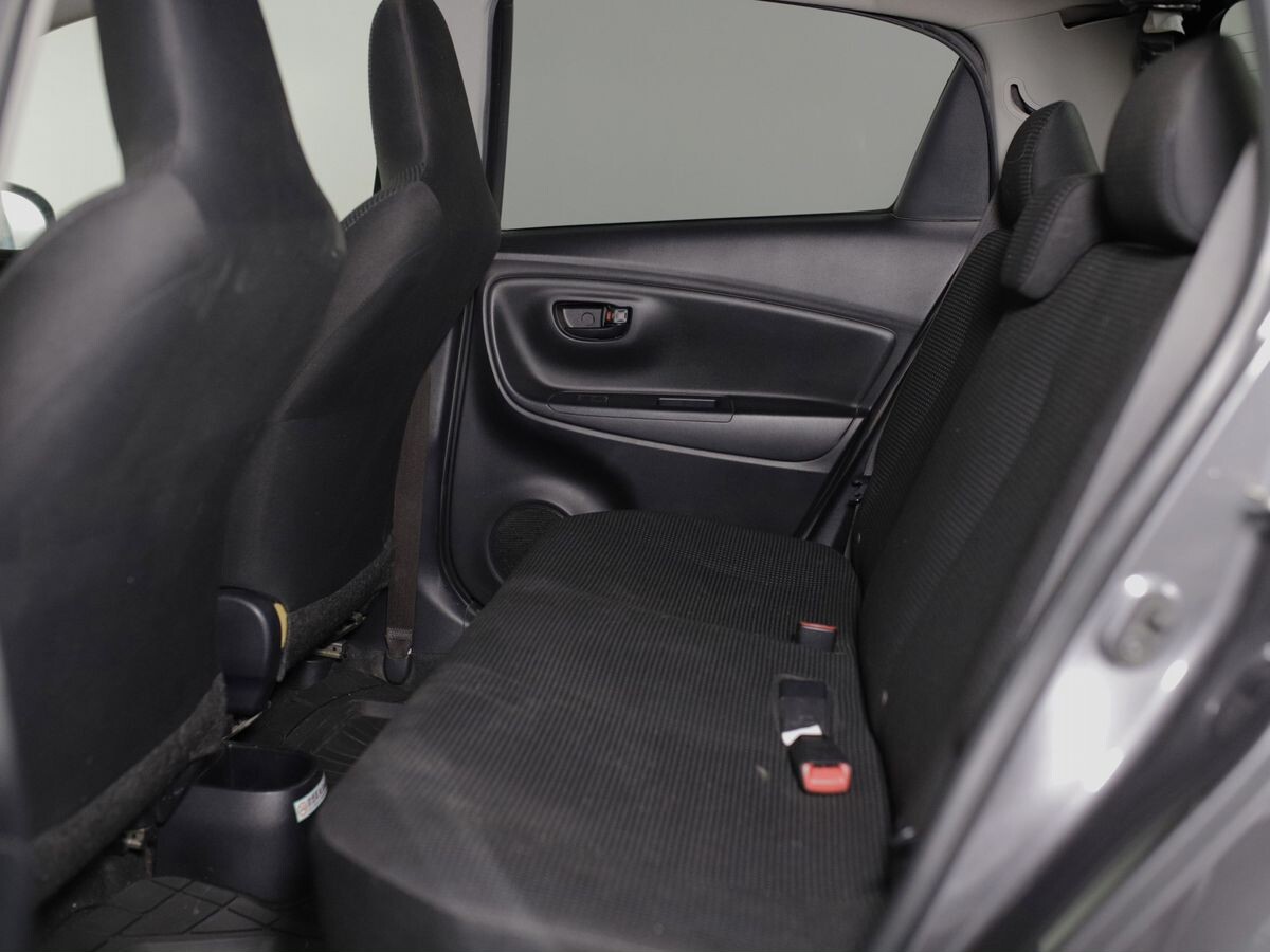 Toyota Vitz 2019 - фото автомобиля