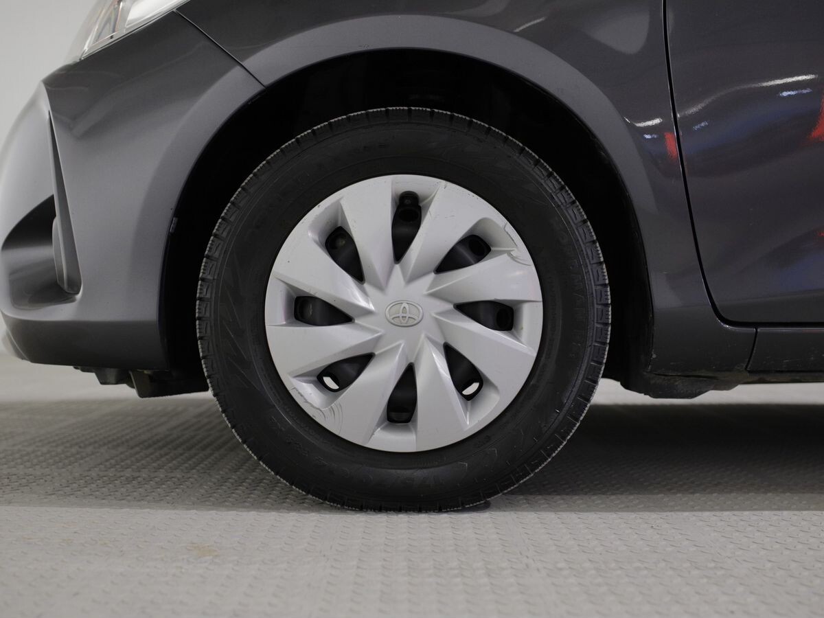 Toyota Vitz 2019 - фото автомобиля