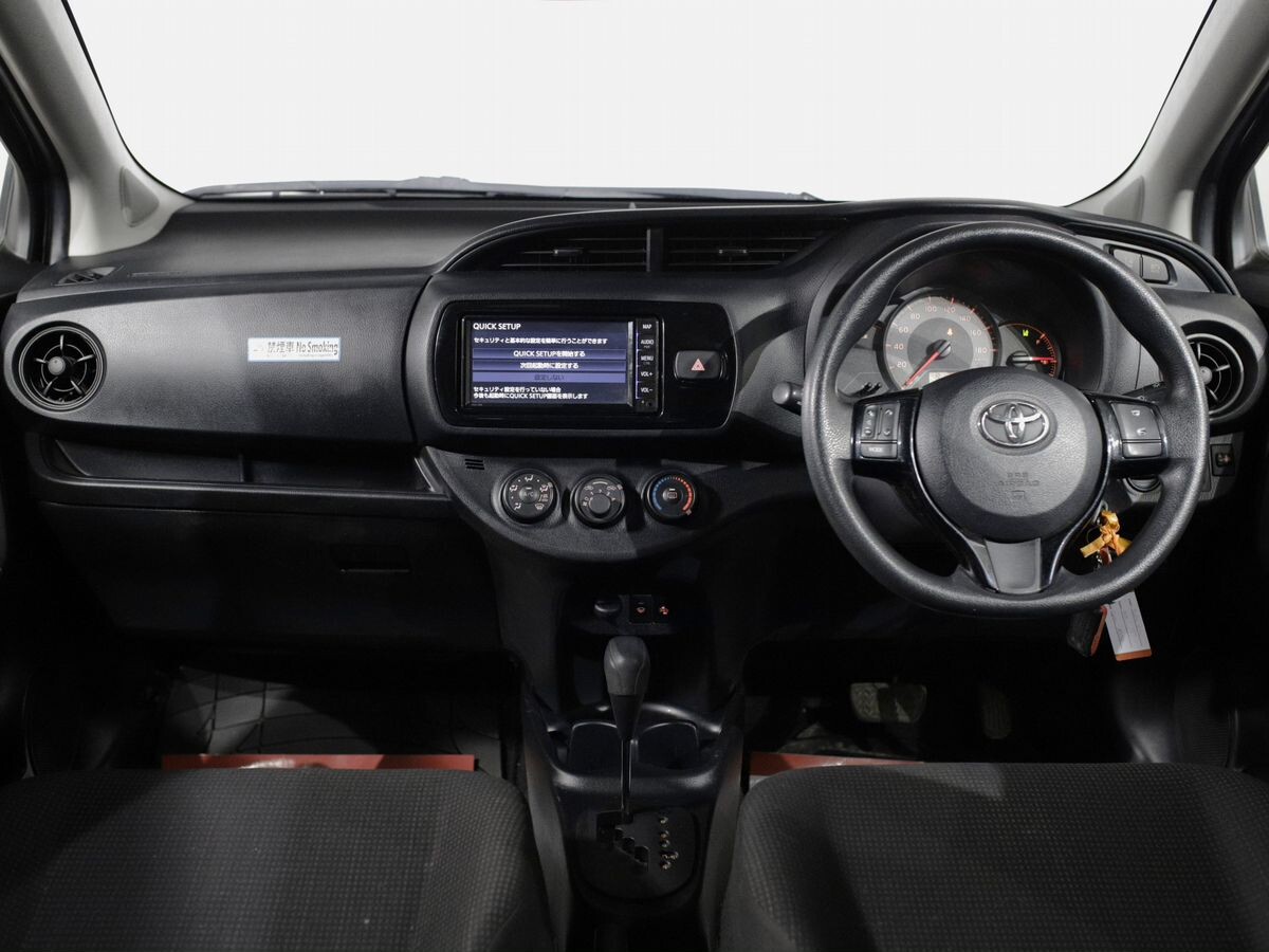 Toyota Vitz 2019 - фото автомобиля