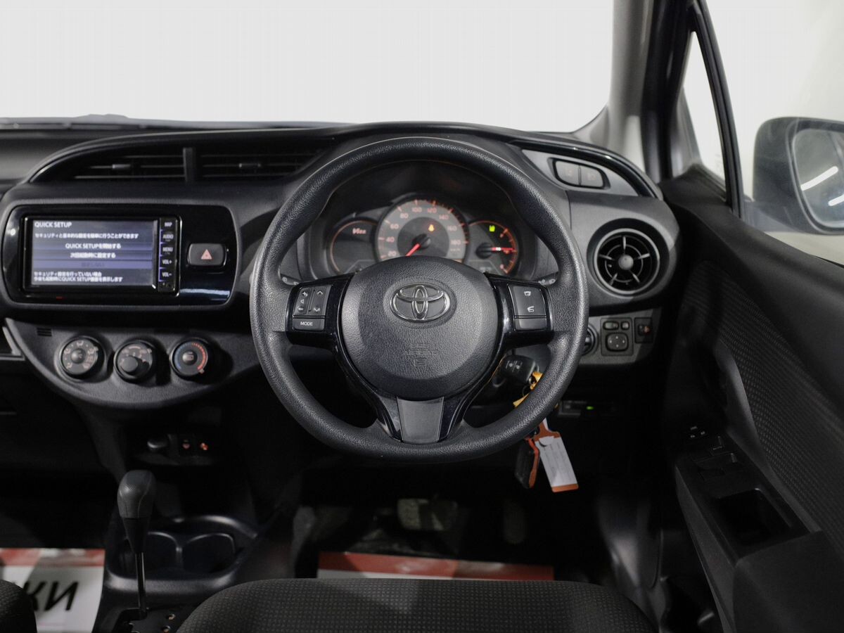 Toyota Vitz 2019 - фото автомобиля