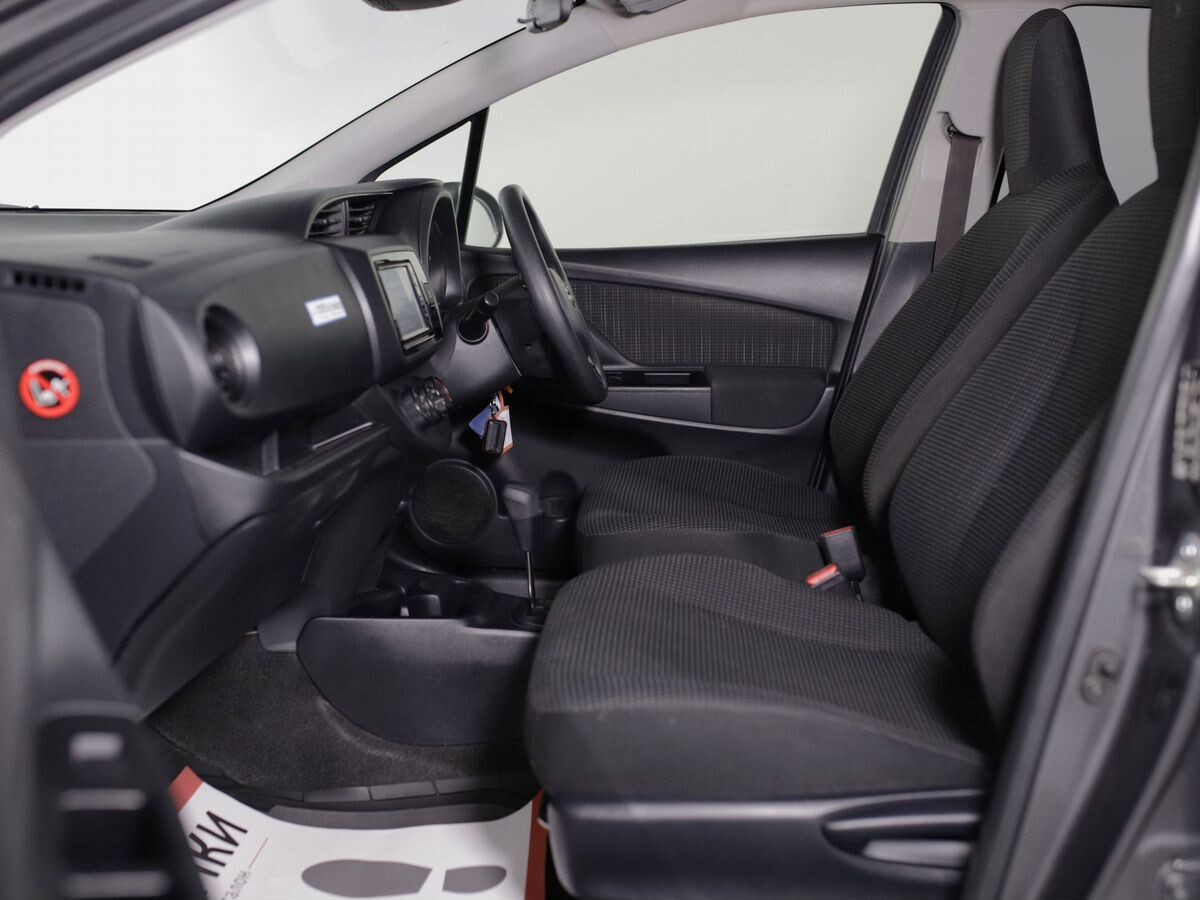 Toyota Vitz 2019 - фото автомобиля