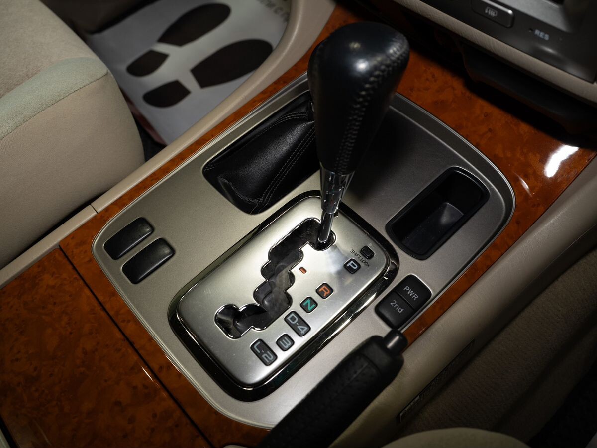 Toyota Land Cruiser 2005 - фото автомобиля