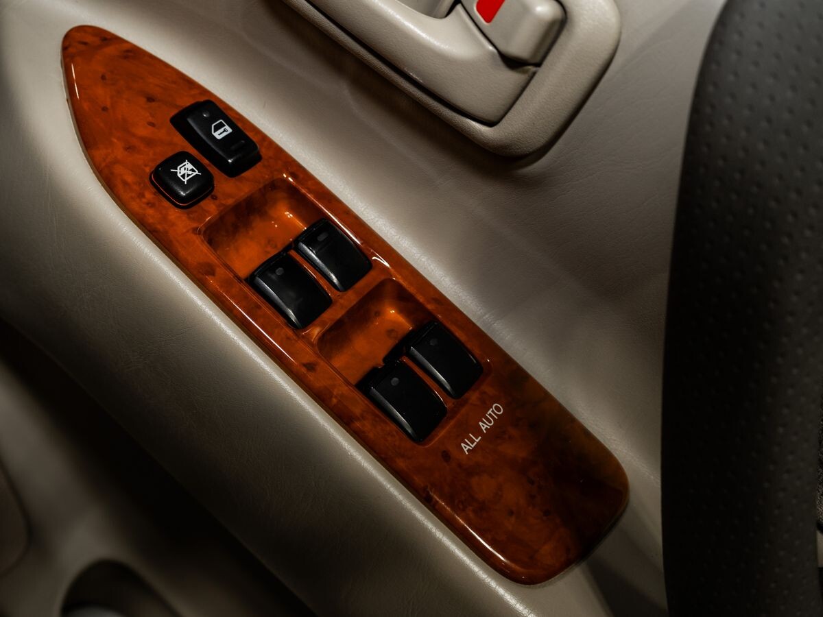 Toyota Land Cruiser 2005 - фото автомобиля