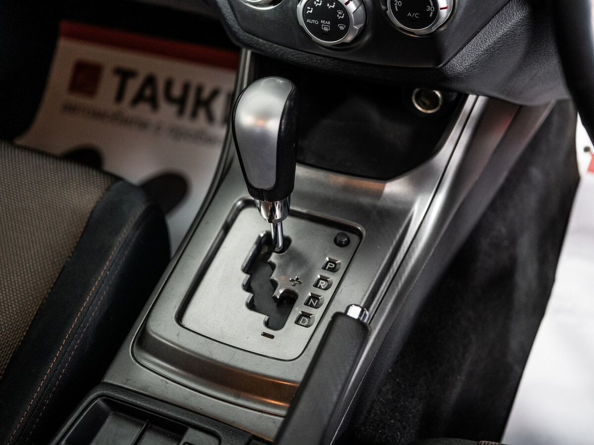 Subaru Impreza 2010 - фото автомобиля