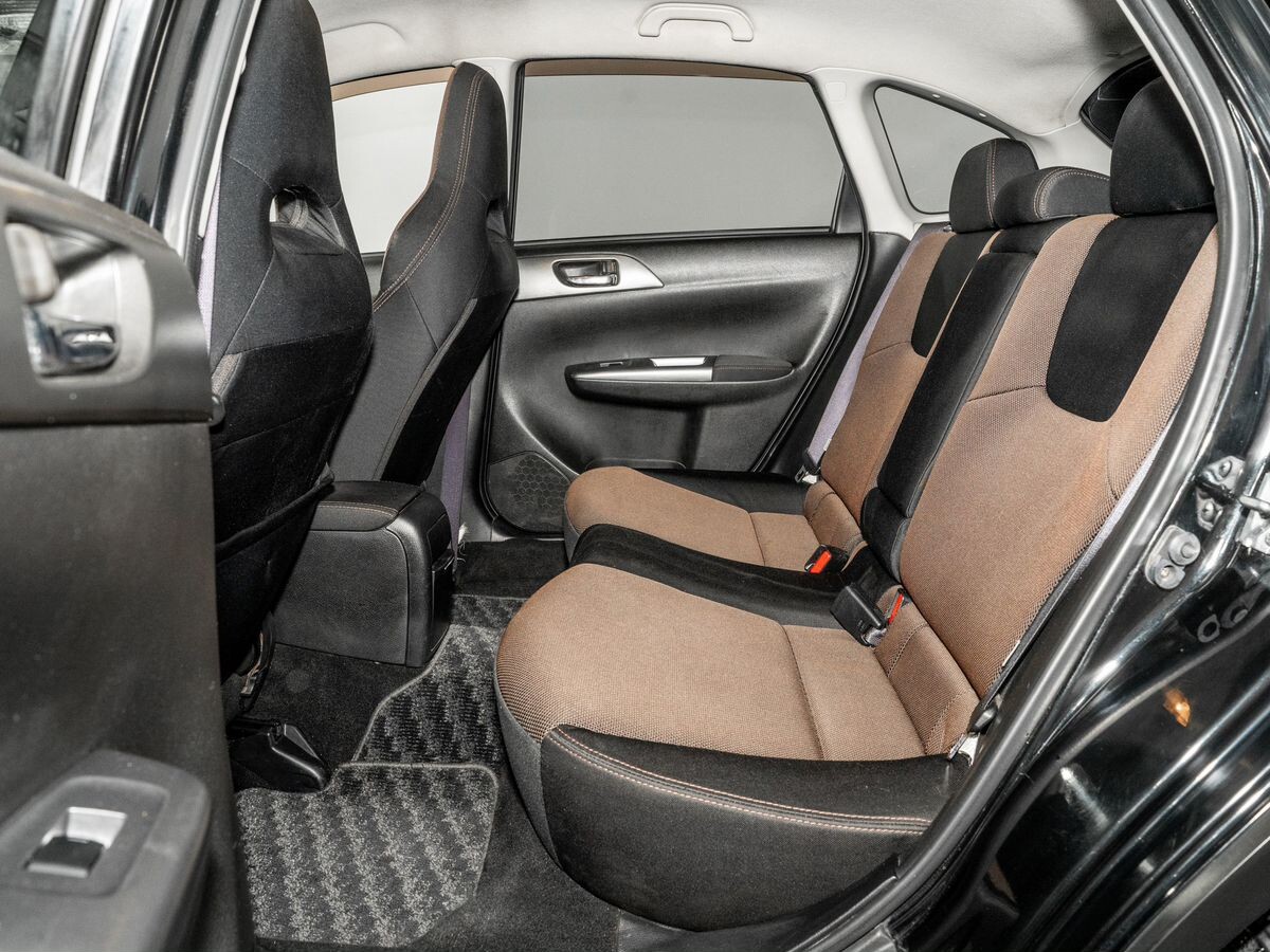 Subaru Impreza 2010 - фото автомобиля