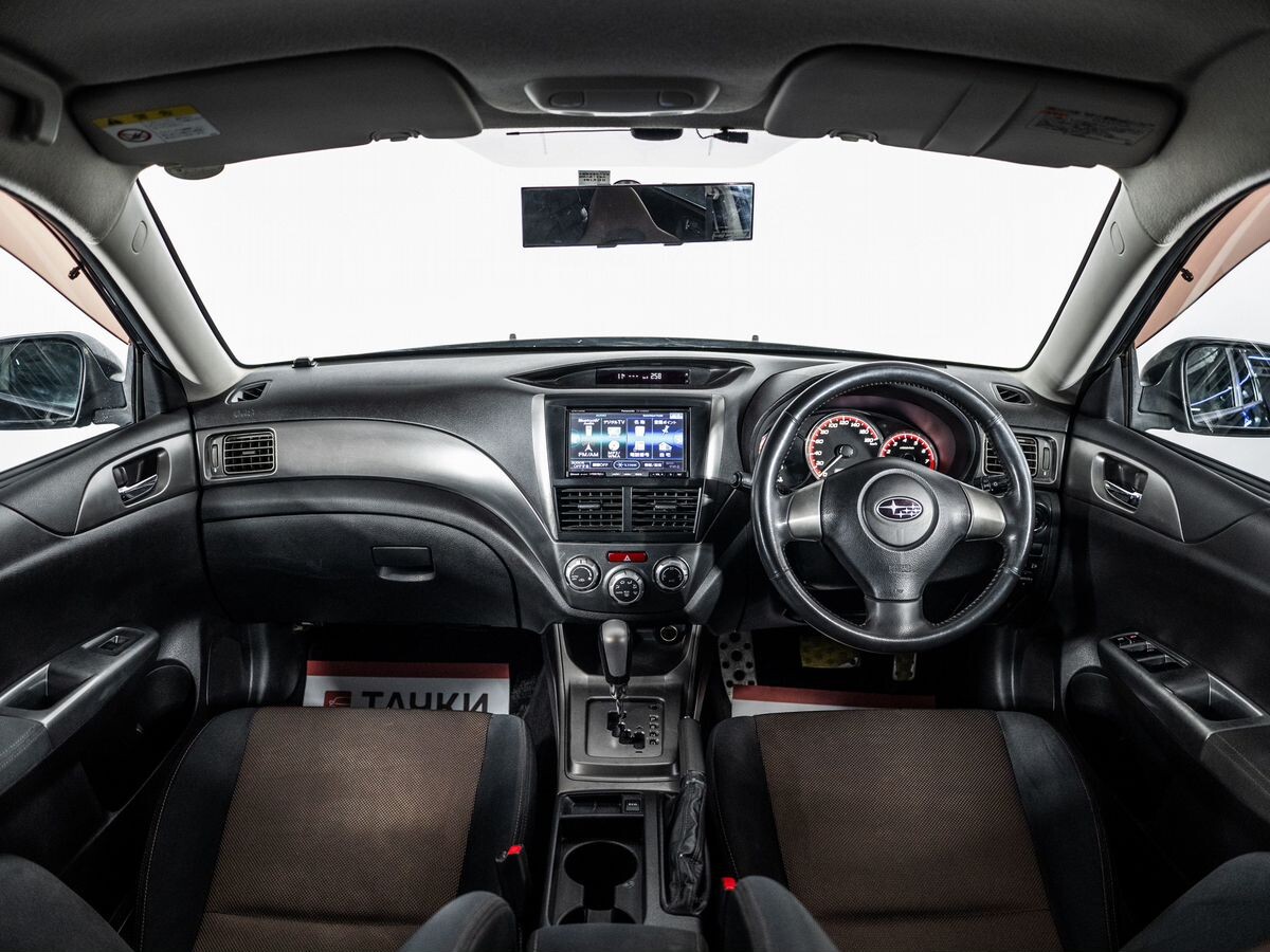 Subaru Impreza 2010 - фото автомобиля