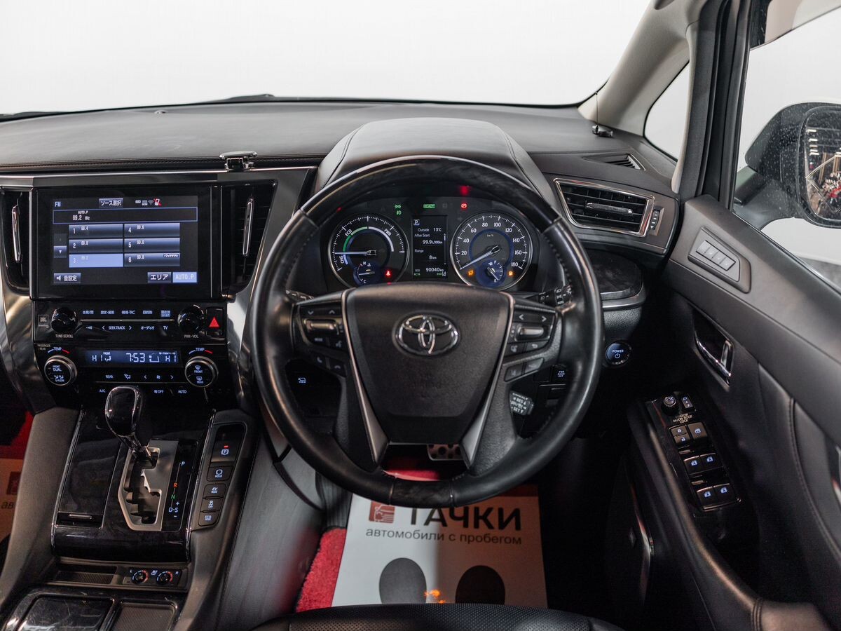 Toyota Alphard 2018 - фото автомобиля
