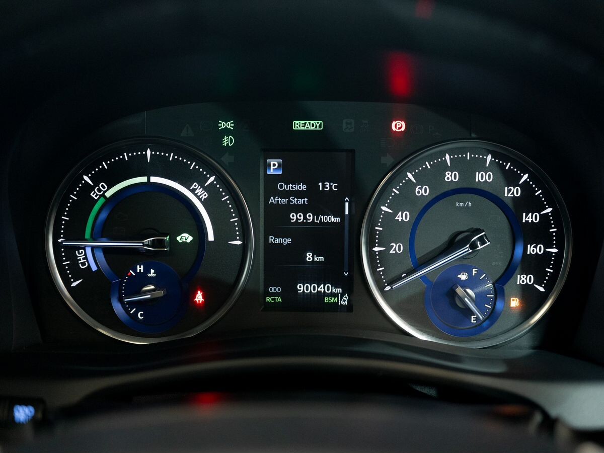 Toyota Alphard 2018 - фото автомобиля