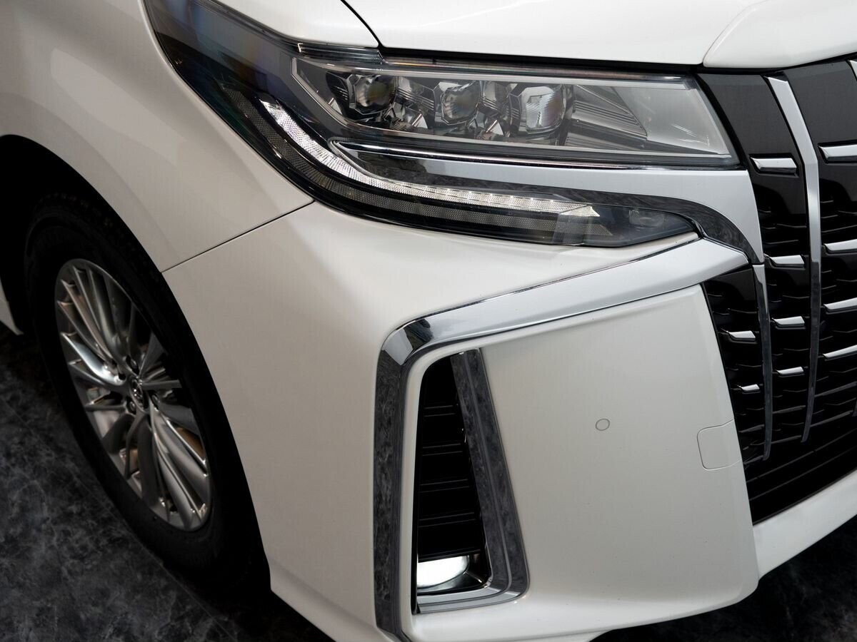 Toyota Alphard 2018 - фото автомобиля
