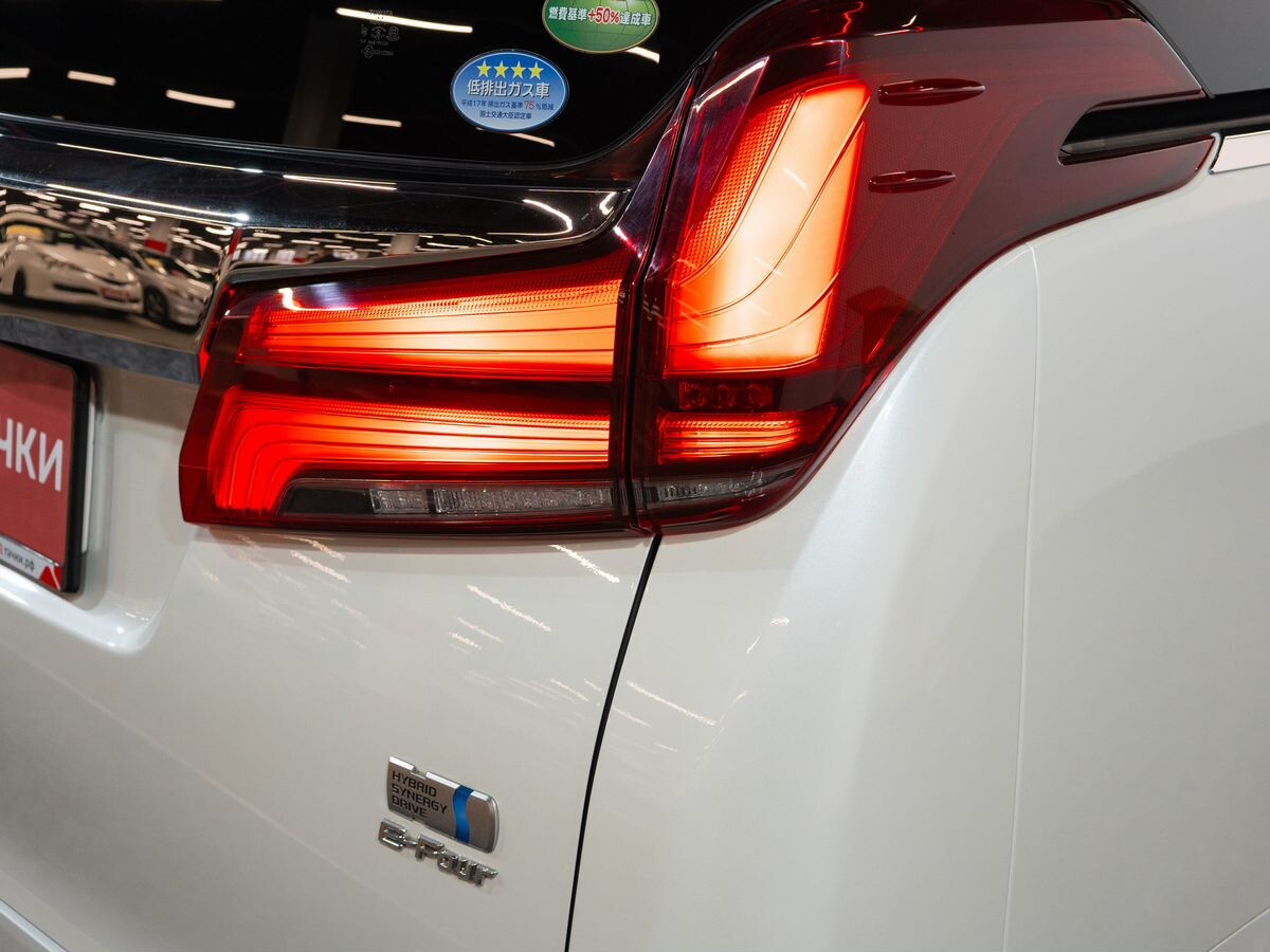 Toyota Alphard 2018 - фото автомобиля