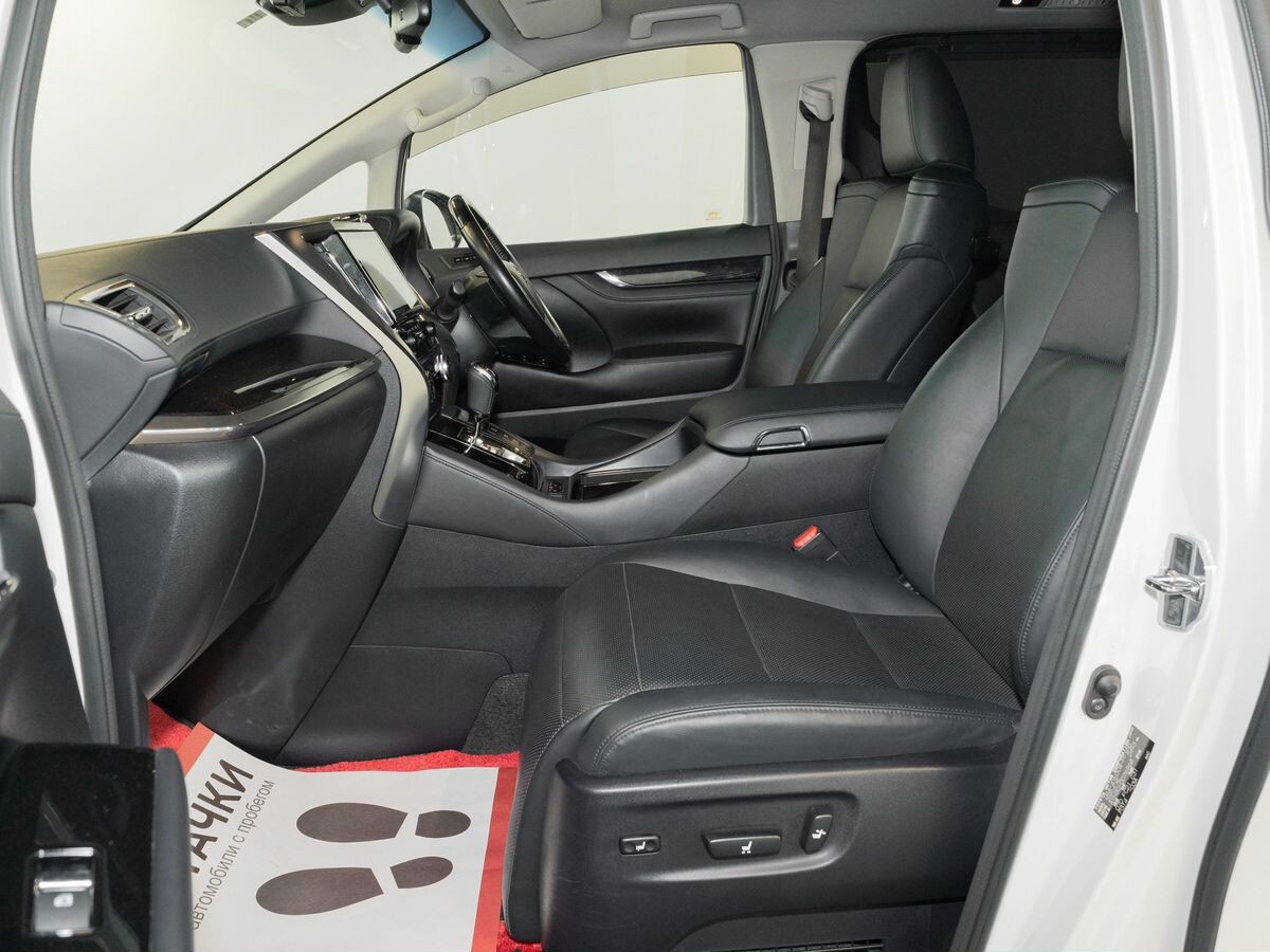 Toyota Alphard 2018 - фото автомобиля