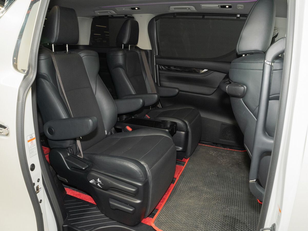 Toyota Alphard 2018 - фото автомобиля