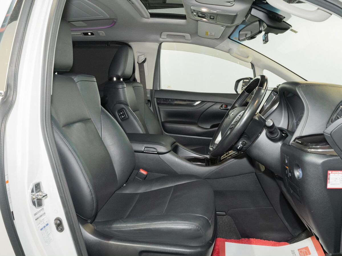 Toyota Alphard 2018 - фото автомобиля