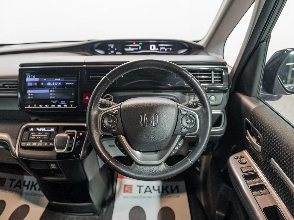 Honda Stepwgn 2019 - фото автомобиля
