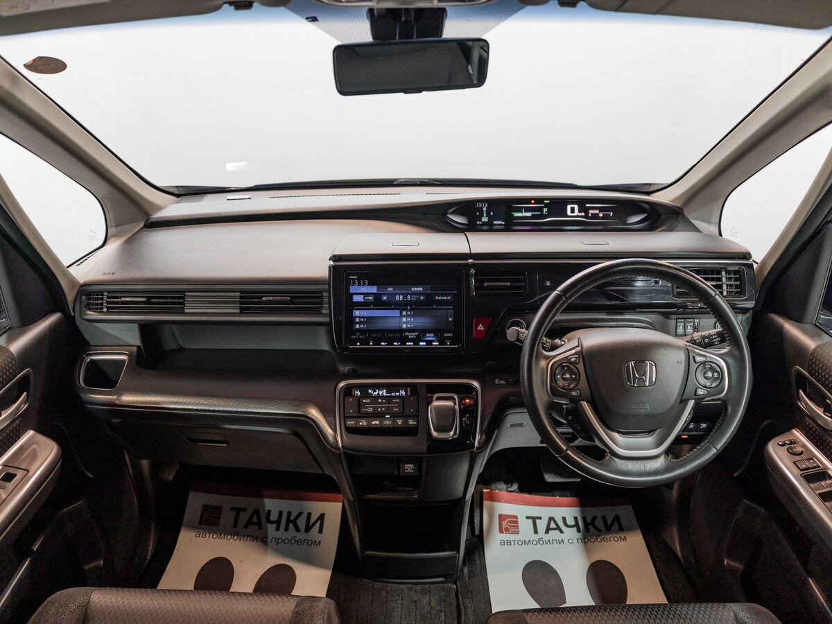 Honda Stepwgn 2019 - фото автомобиля