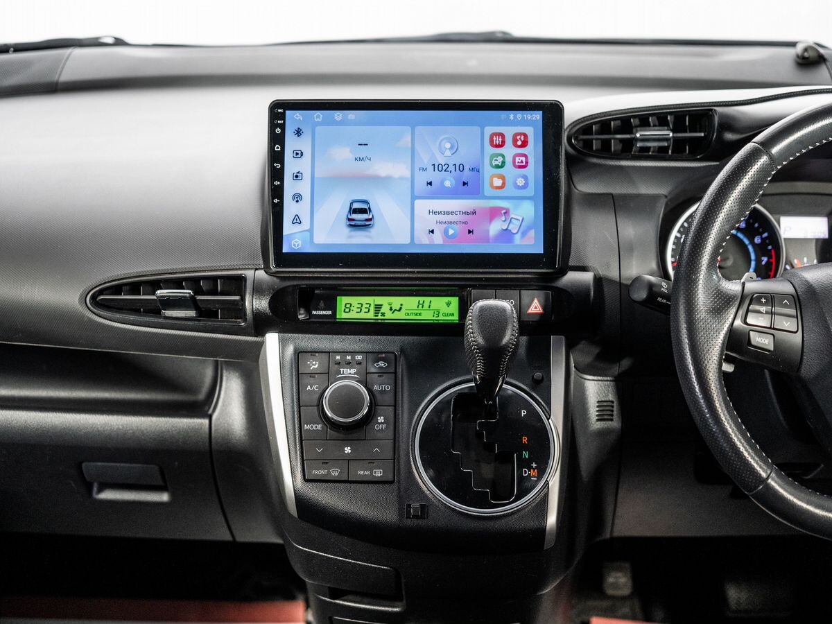 Toyota Wish 2011 - фото автомобиля