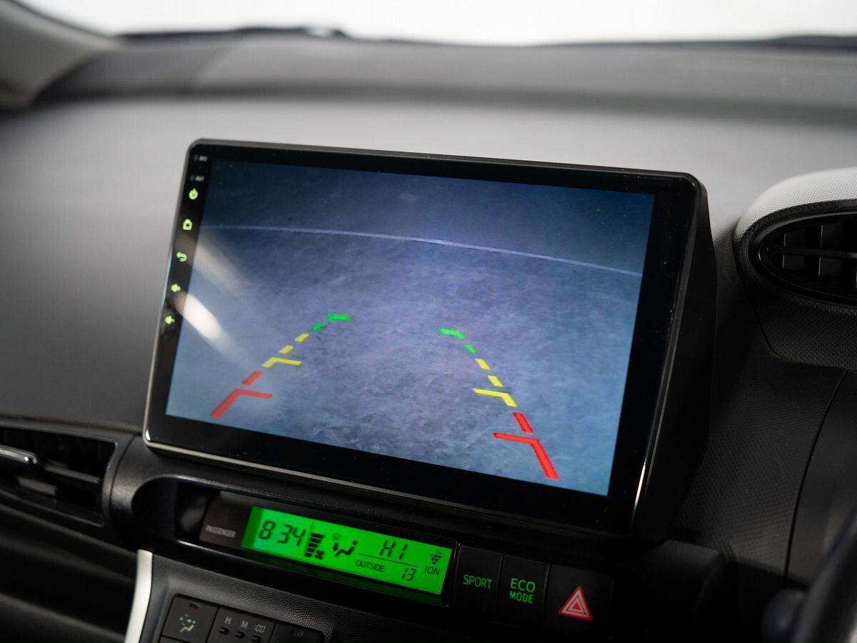 Toyota Wish 2011 - фото автомобиля