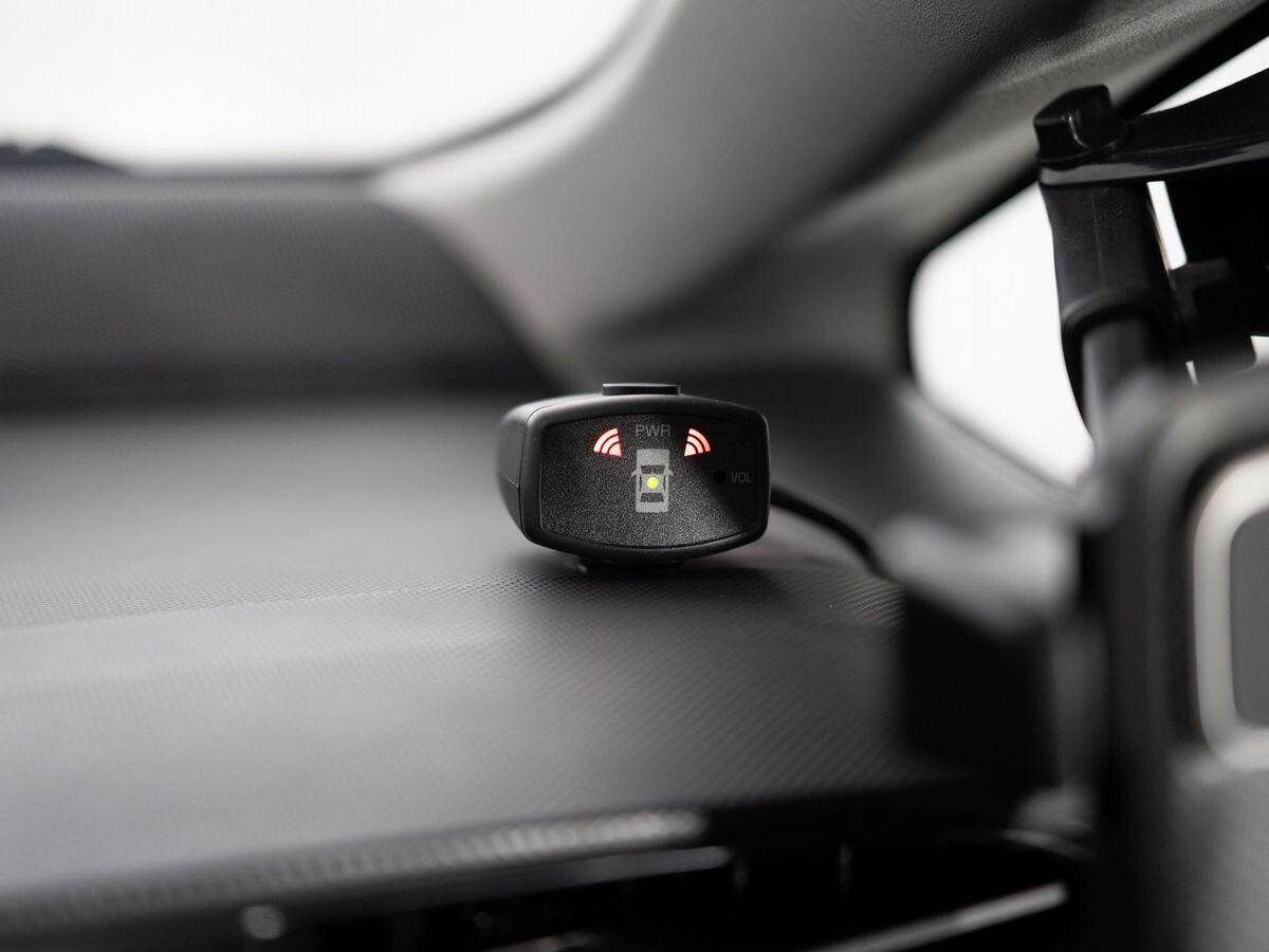 Toyota Wish 2011 - фото автомобиля