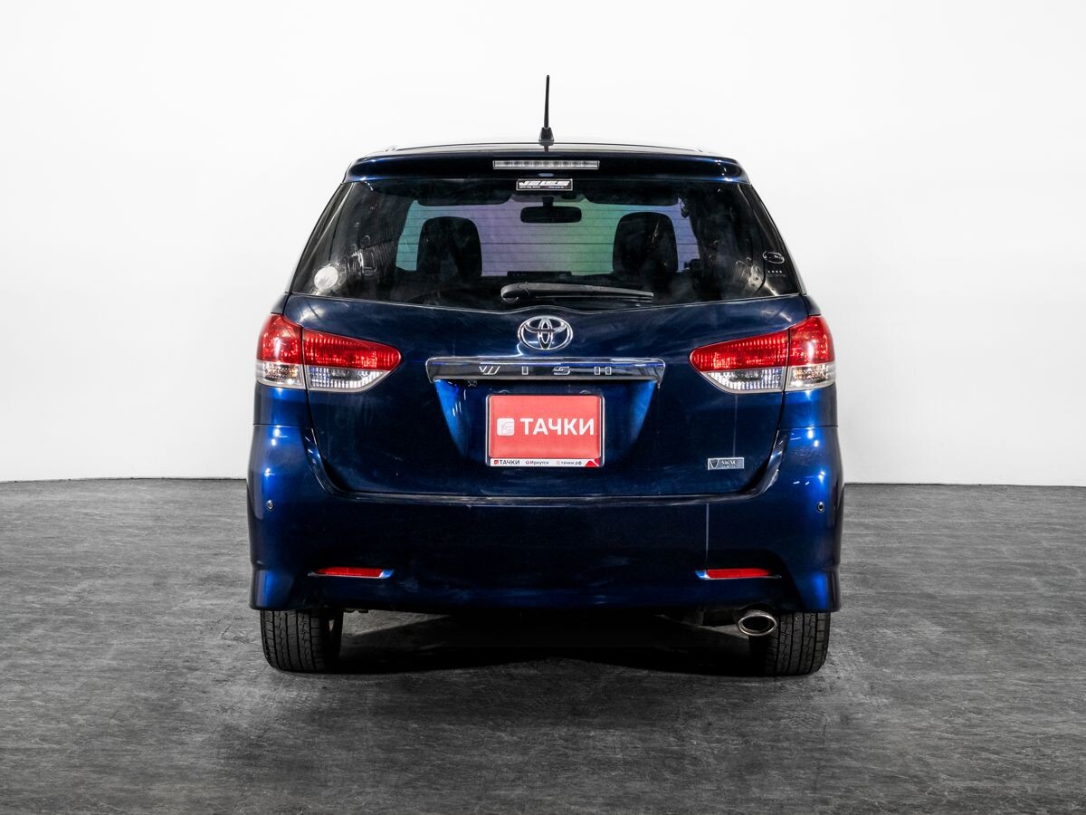 Toyota Wish 2011 - фото автомобиля