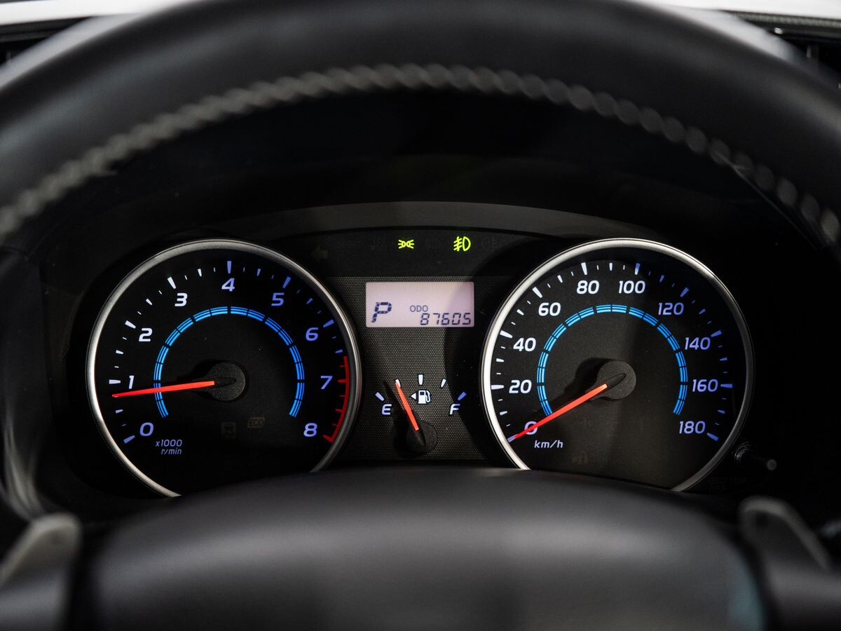 Toyota Wish 2011 - фото автомобиля