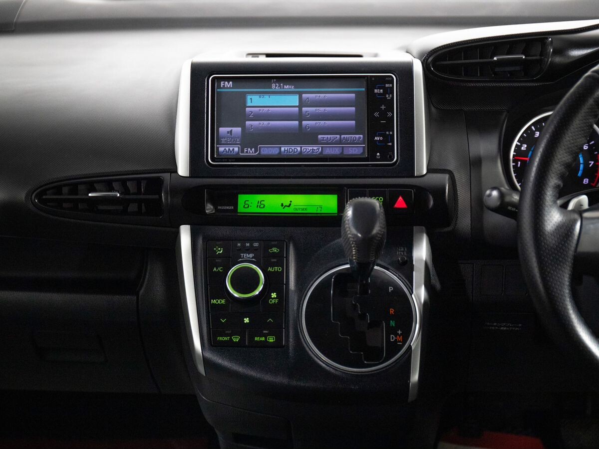 Toyota Wish 2009 - фото автомобиля