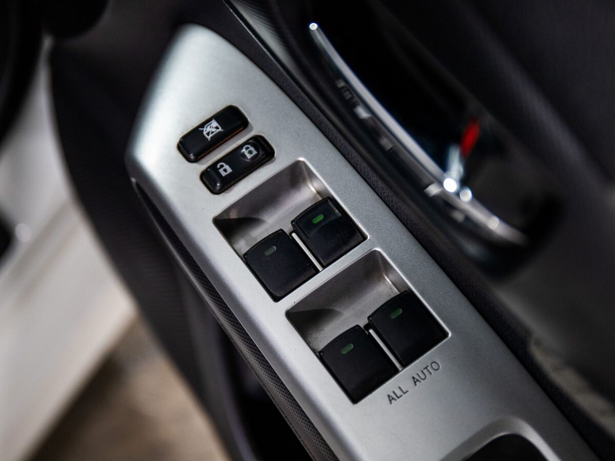 Toyota Wish 2009 - фото автомобиля