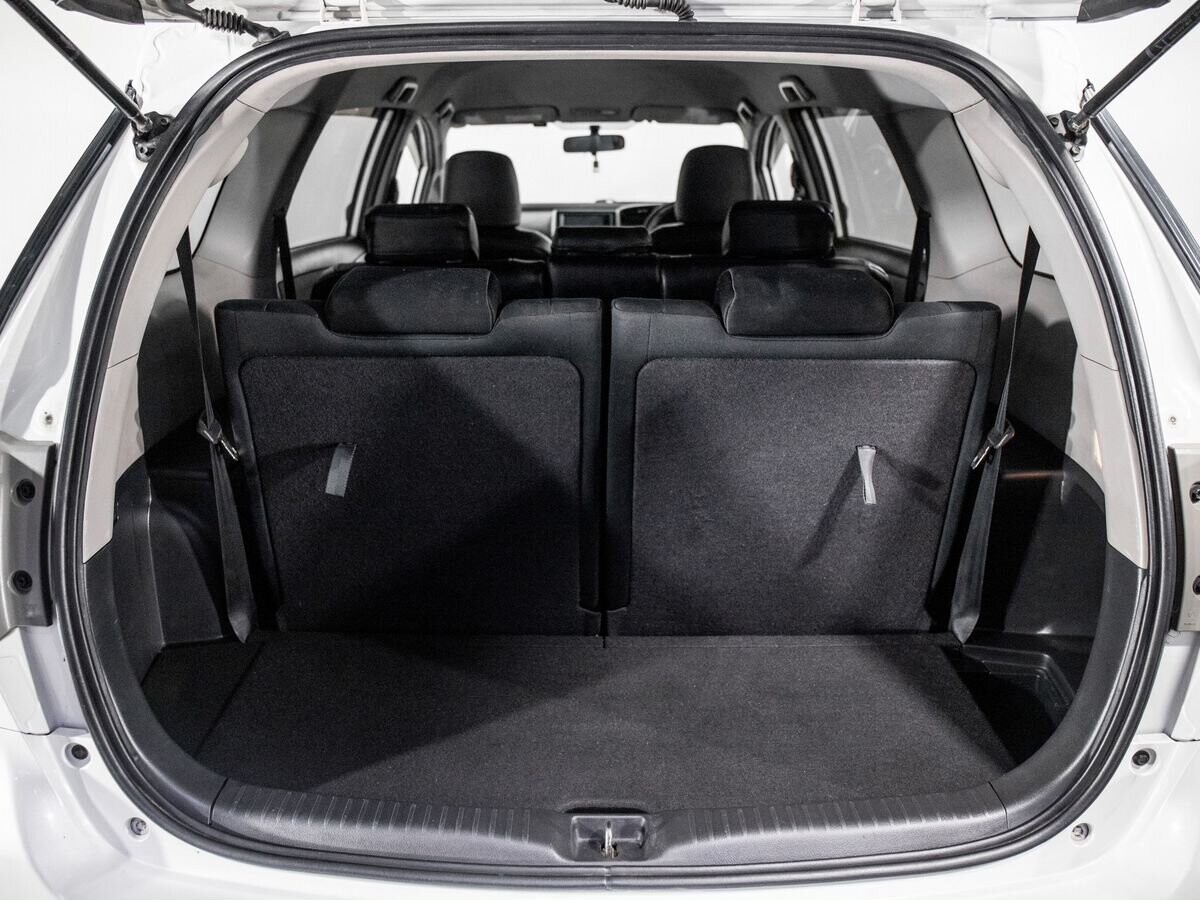 Toyota Wish 2009 - фото автомобиля