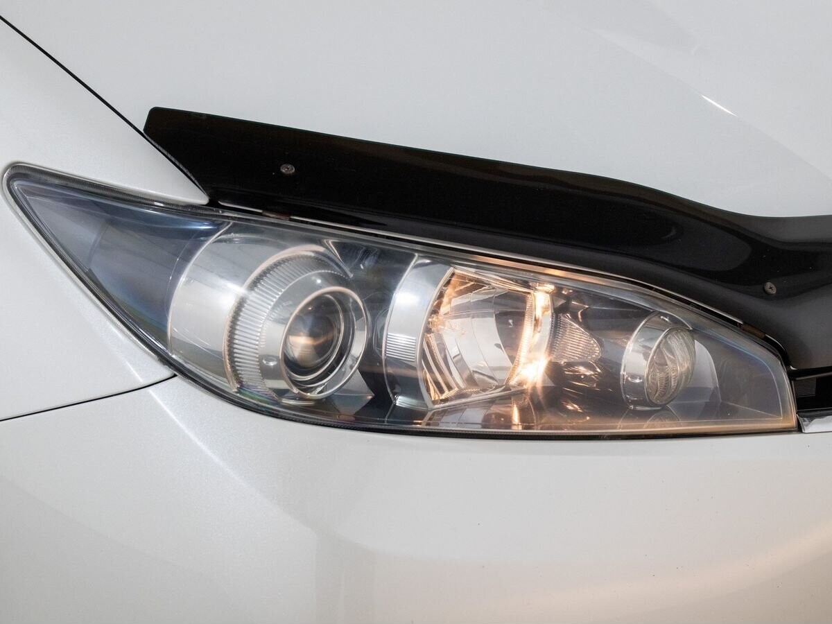 Toyota Wish 2009 - фото автомобиля