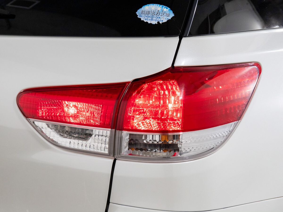 Toyota Wish 2009 - фото автомобиля